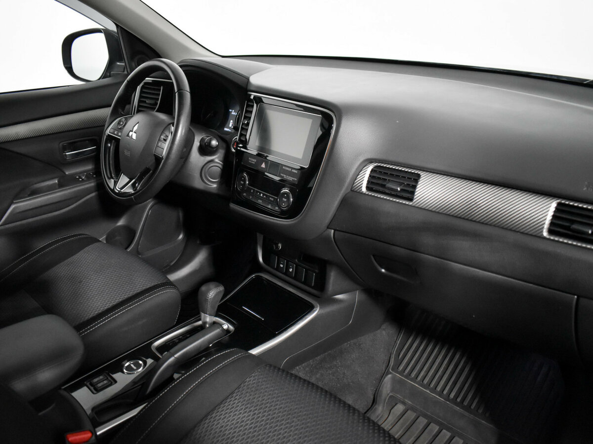 Mitsubishi Outlander 2018 года с пробегом. Фото: #10