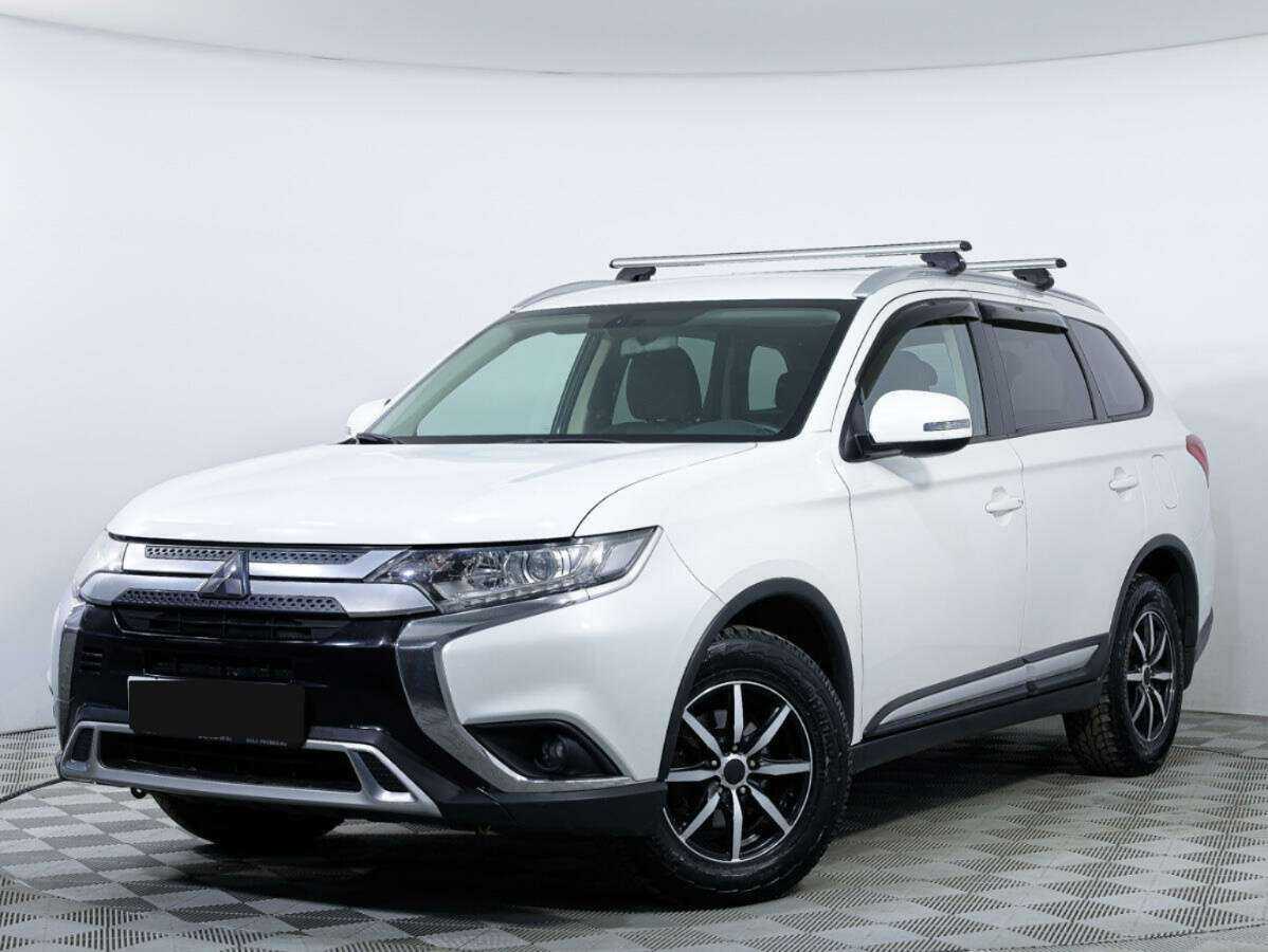 Mitsubishi Outlander 2018 года с пробегом. Посмотреть фото