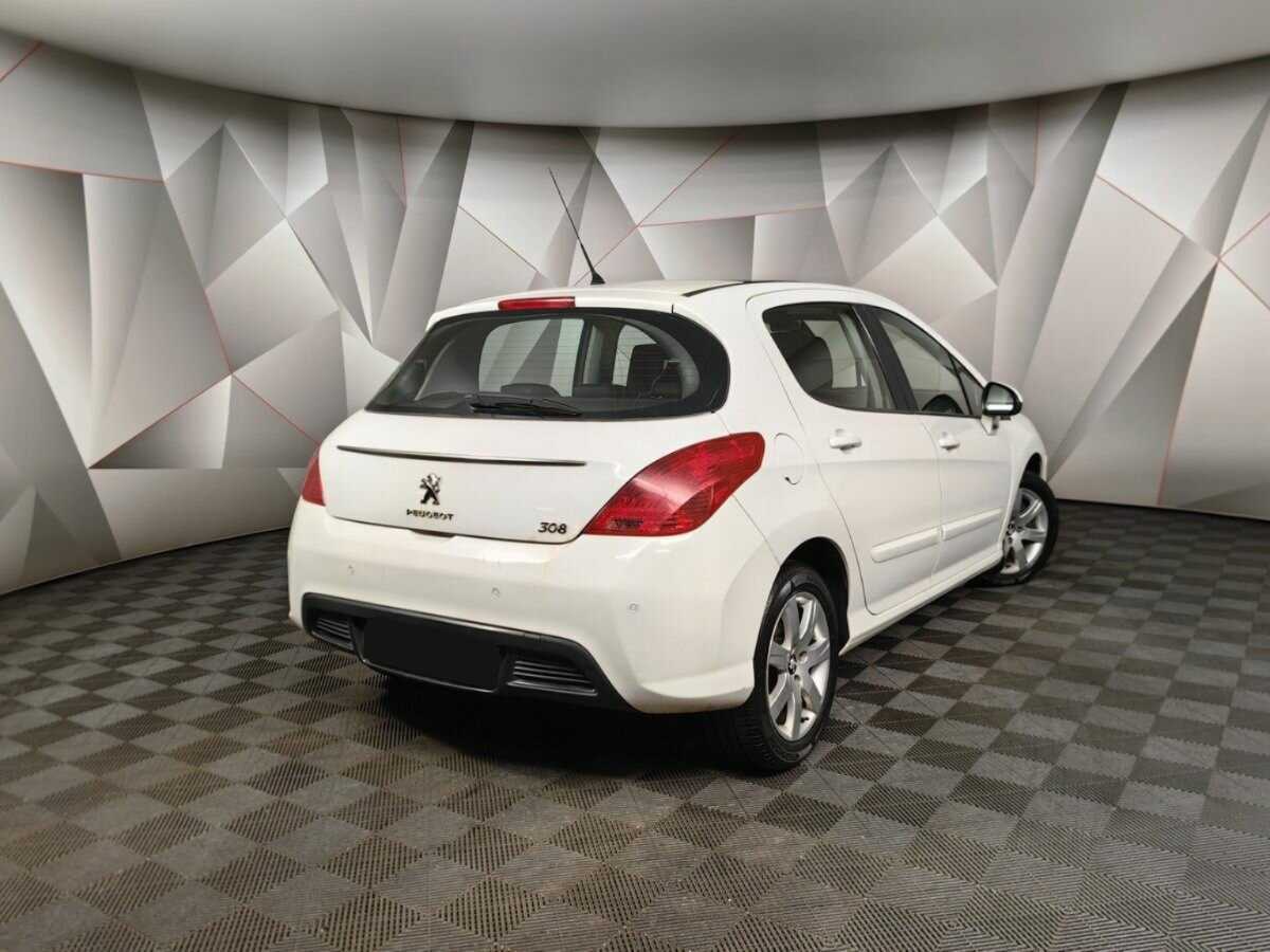 Peugeot 308 2012 года с пробегом. Фото: #1
