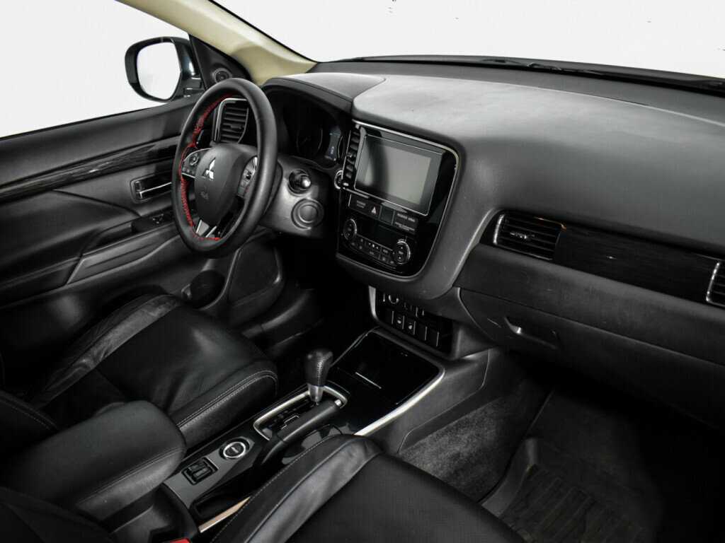 Mitsubishi Outlander 2017 года с пробегом. Фото: #12