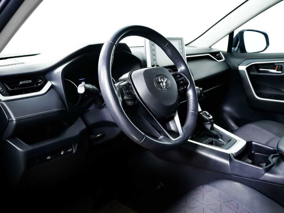 Toyota RAV4 2020 года с пробегом. Фото: #12