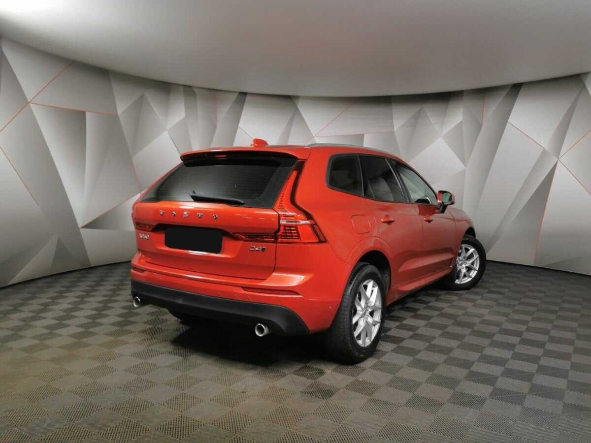 Volvo XC60 2018 года с пробегом. Фото: #1
