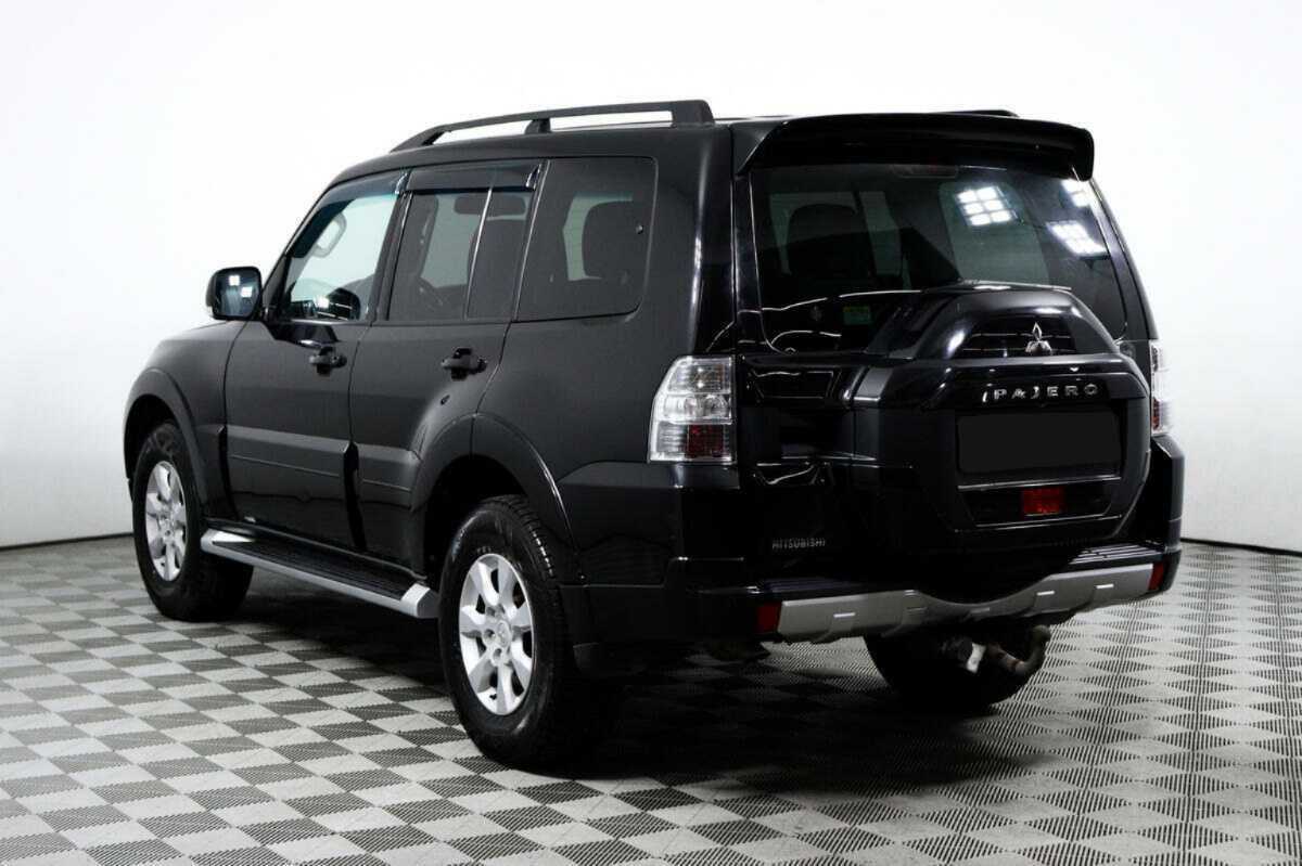 Mitsubishi Pajero 2018 года с пробегом. Фото: #6