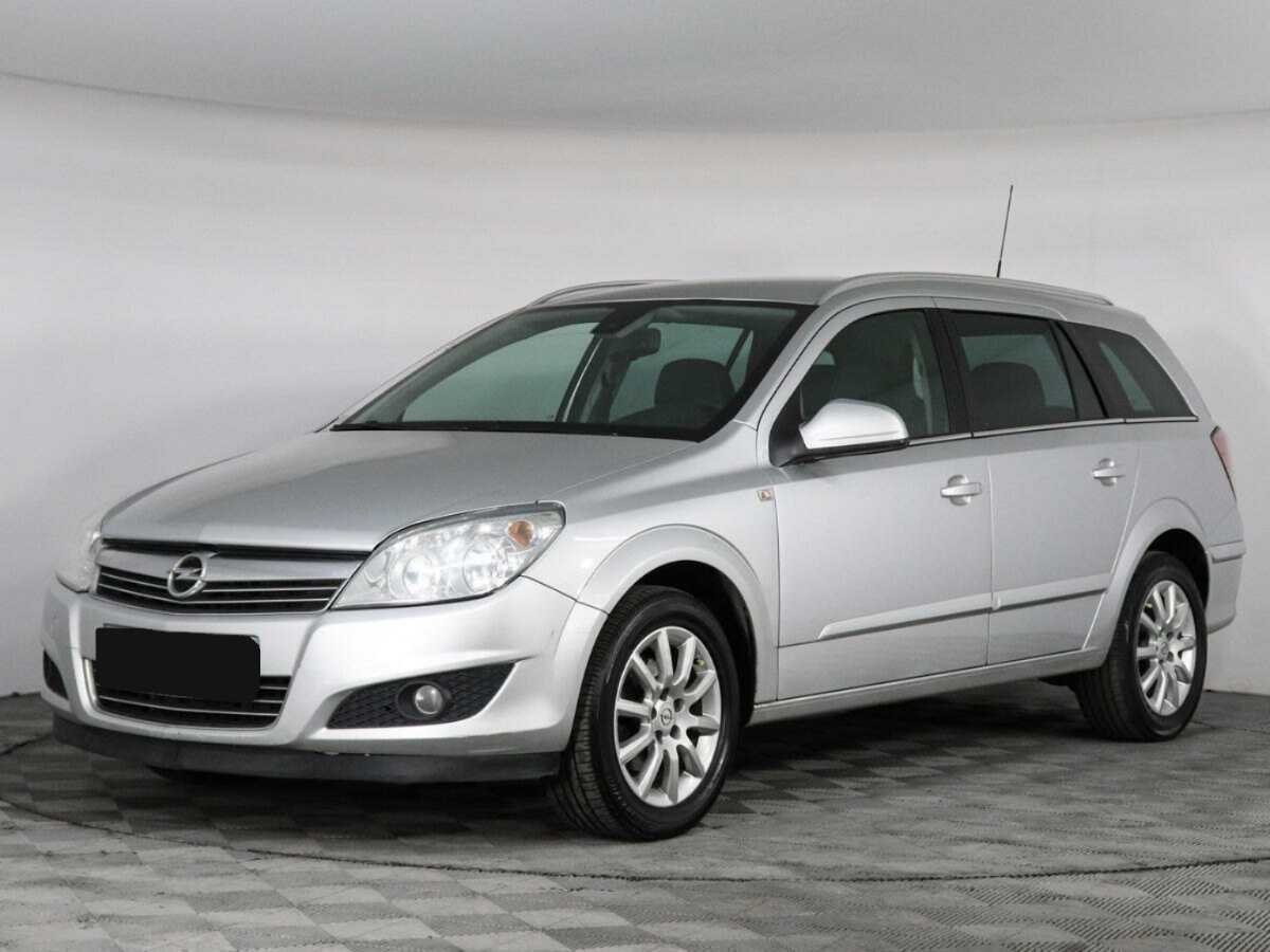 Opel Astra 2012 года с пробегом. Посмотреть фото