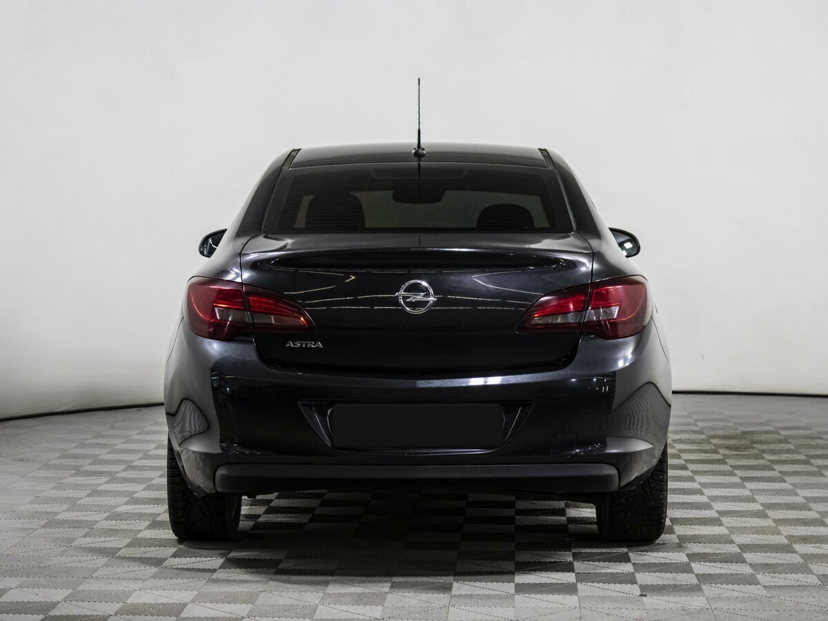 Opel Astra 2013 года с пробегом. Фото: #4