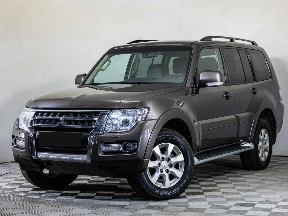 Mitsubishi Pajero 2015 года с пробегом. Посмотреть фото