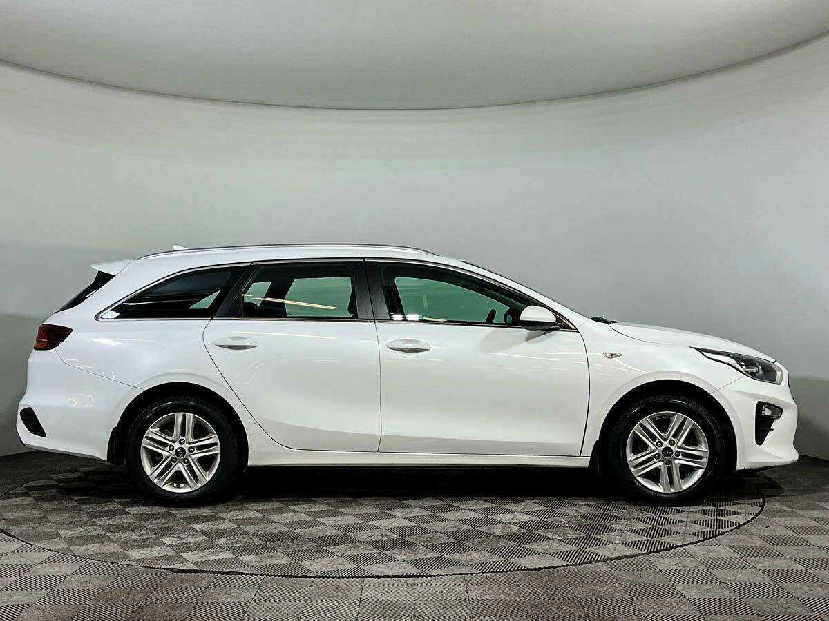 Kia Ceed 2021 года с пробегом. Фото: #3