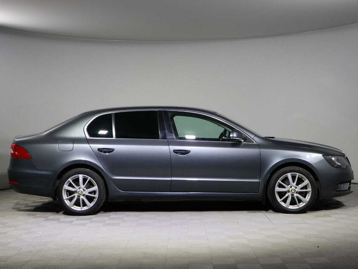 Skoda Superb 2014 года с пробегом. Фото: #3