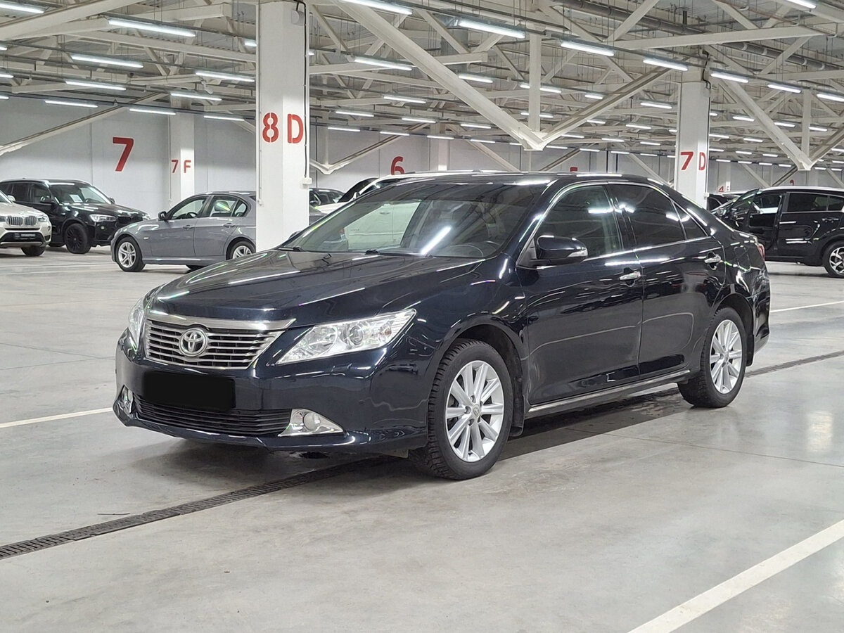 Toyota Camry 2014 года с пробегом. Посмотреть фото