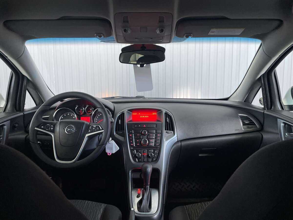 Opel Astra 2012 года с пробегом. Фото: #8