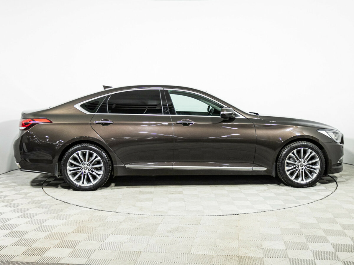 Hyundai Genesis 2015 года с пробегом. Фото: #3
