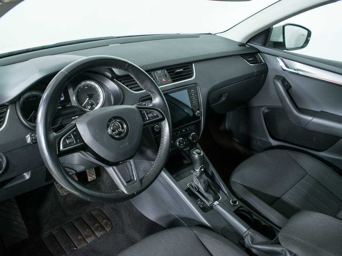 Skoda Octavia 2018 года с пробегом. Фото: #12