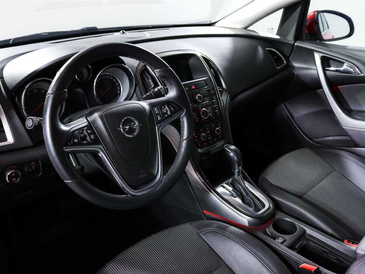 Opel Astra 2012 года с пробегом. Фото: #11