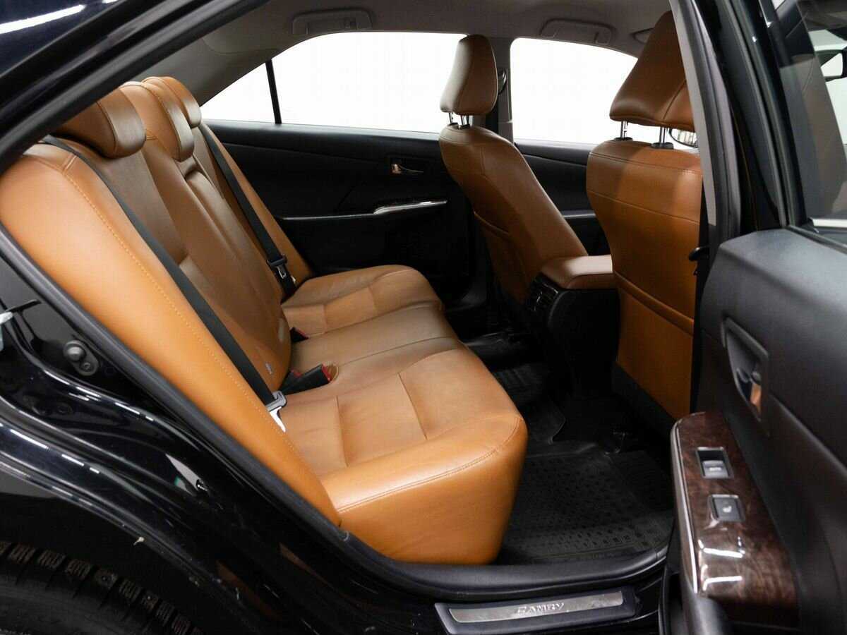Toyota Camry 2017 года с пробегом. Фото: #11