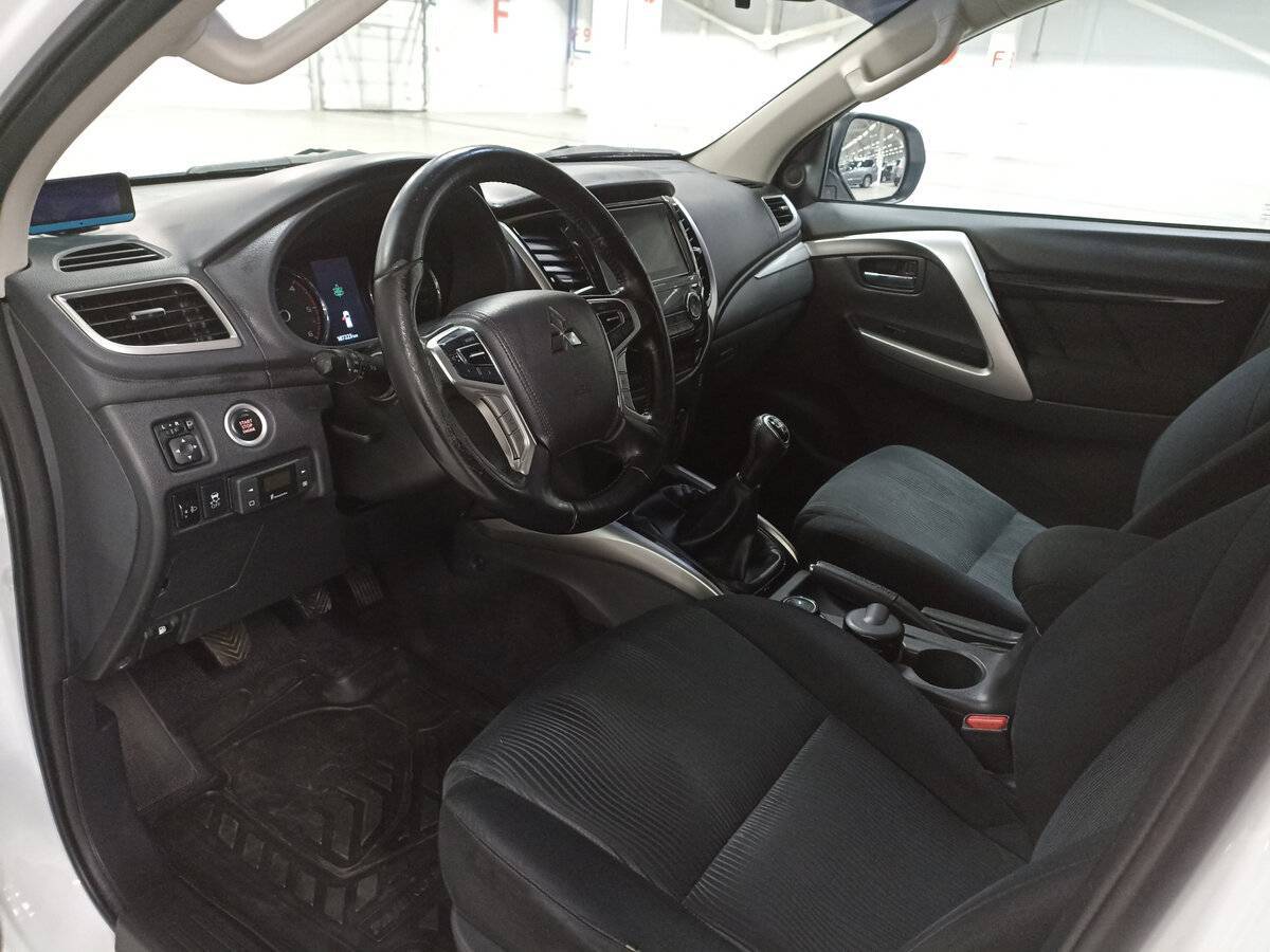 Mitsubishi Pajero Sport 2018 года с пробегом. Фото: #15