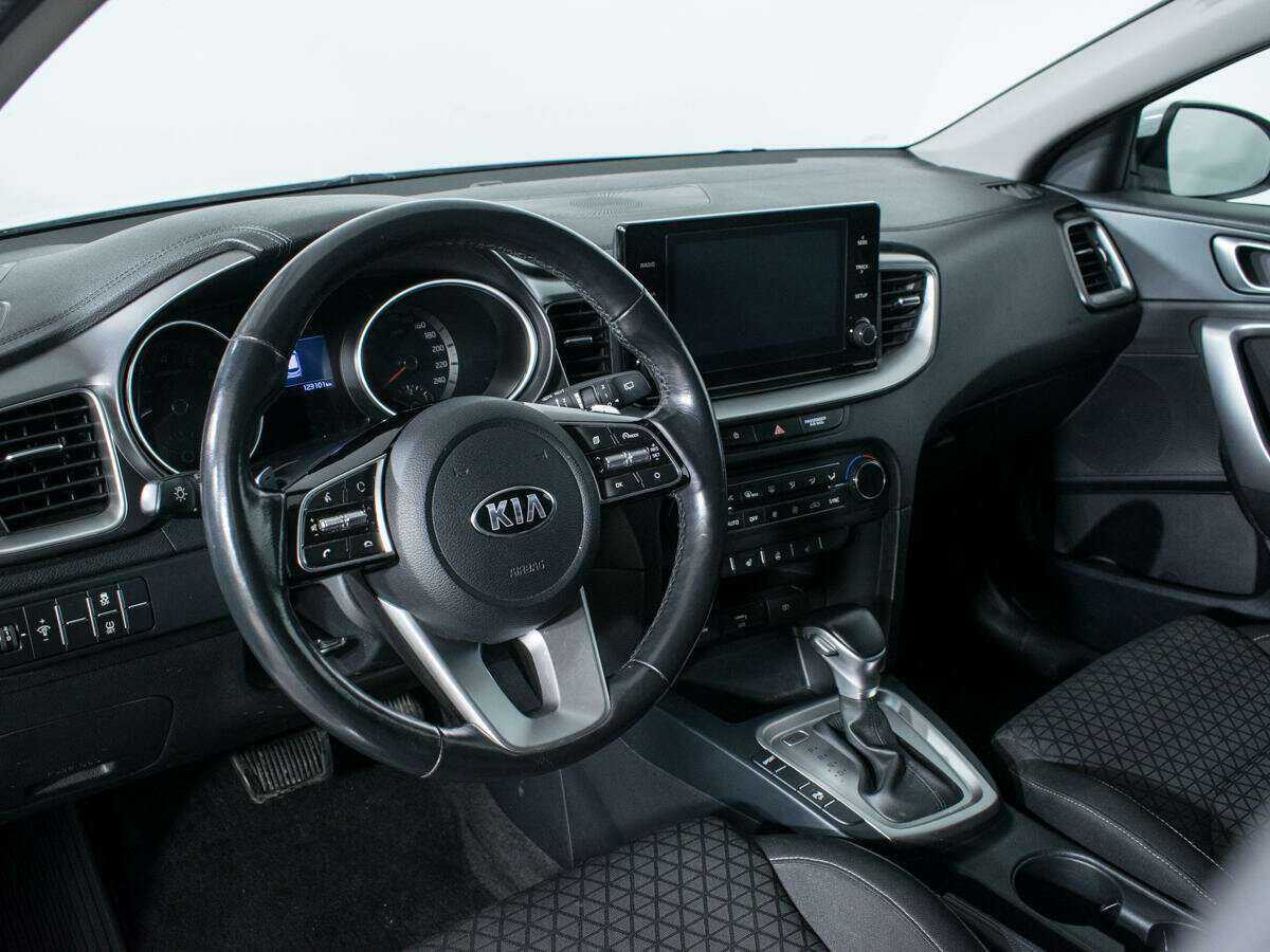 Kia Ceed 2020 года с пробегом. Фото: #14