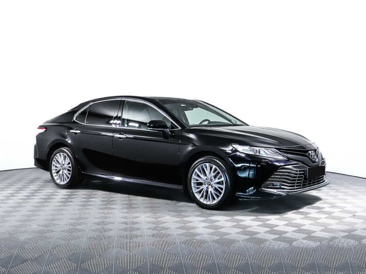 Toyota Camry 2019 года с пробегом. Фото: #2