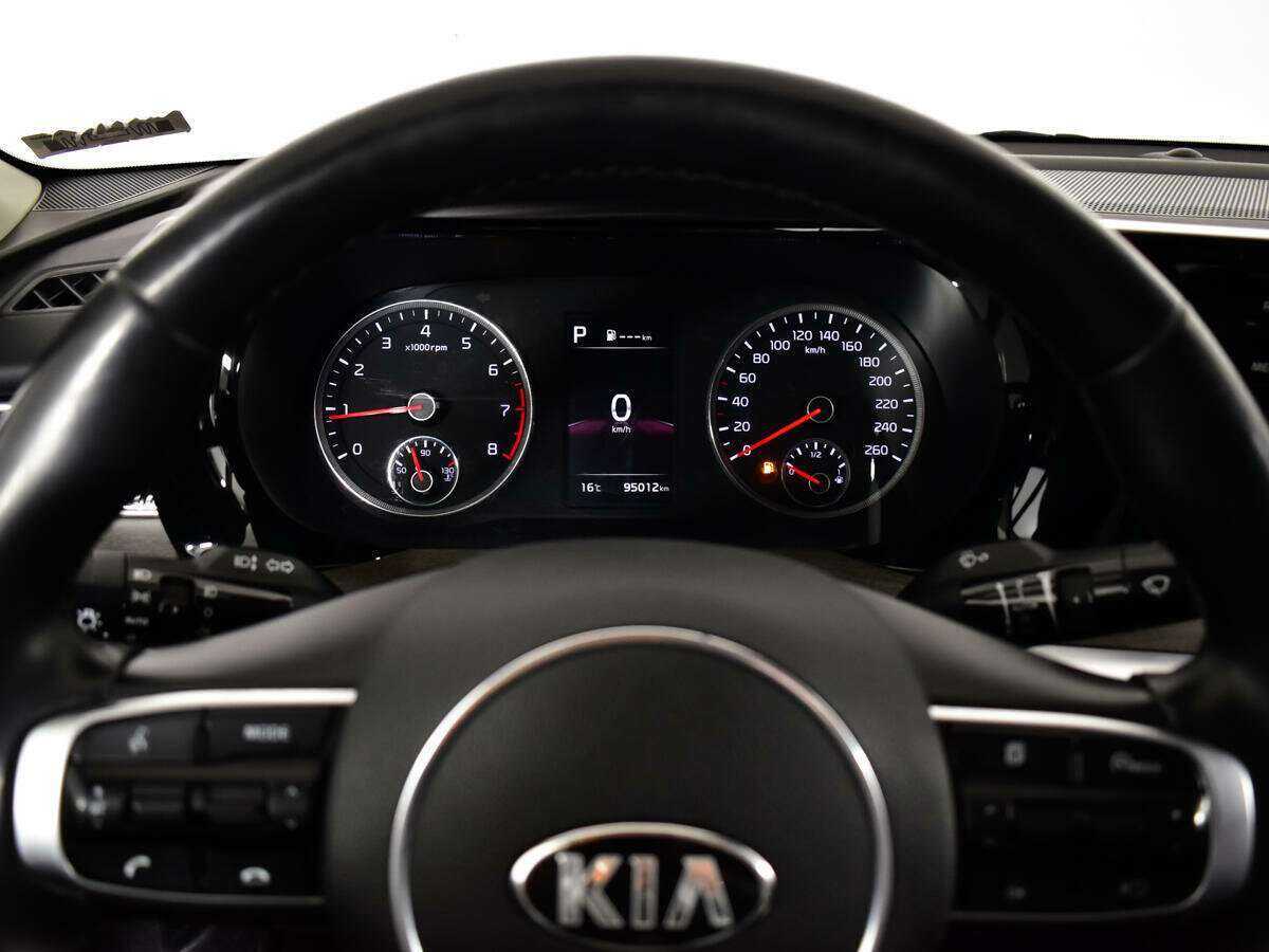 Kia K5 2021 года с пробегом. Фото: #6