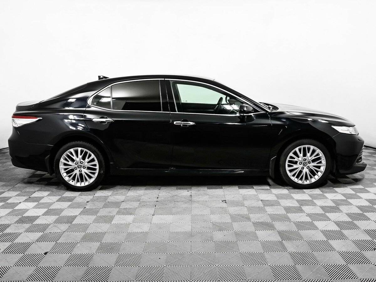 Toyota Camry 2019 года с пробегом. Фото: #3