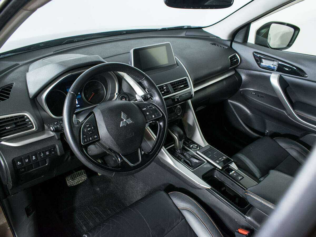 Mitsubishi Eclipse Cross 2018 года с пробегом. Фото: #12