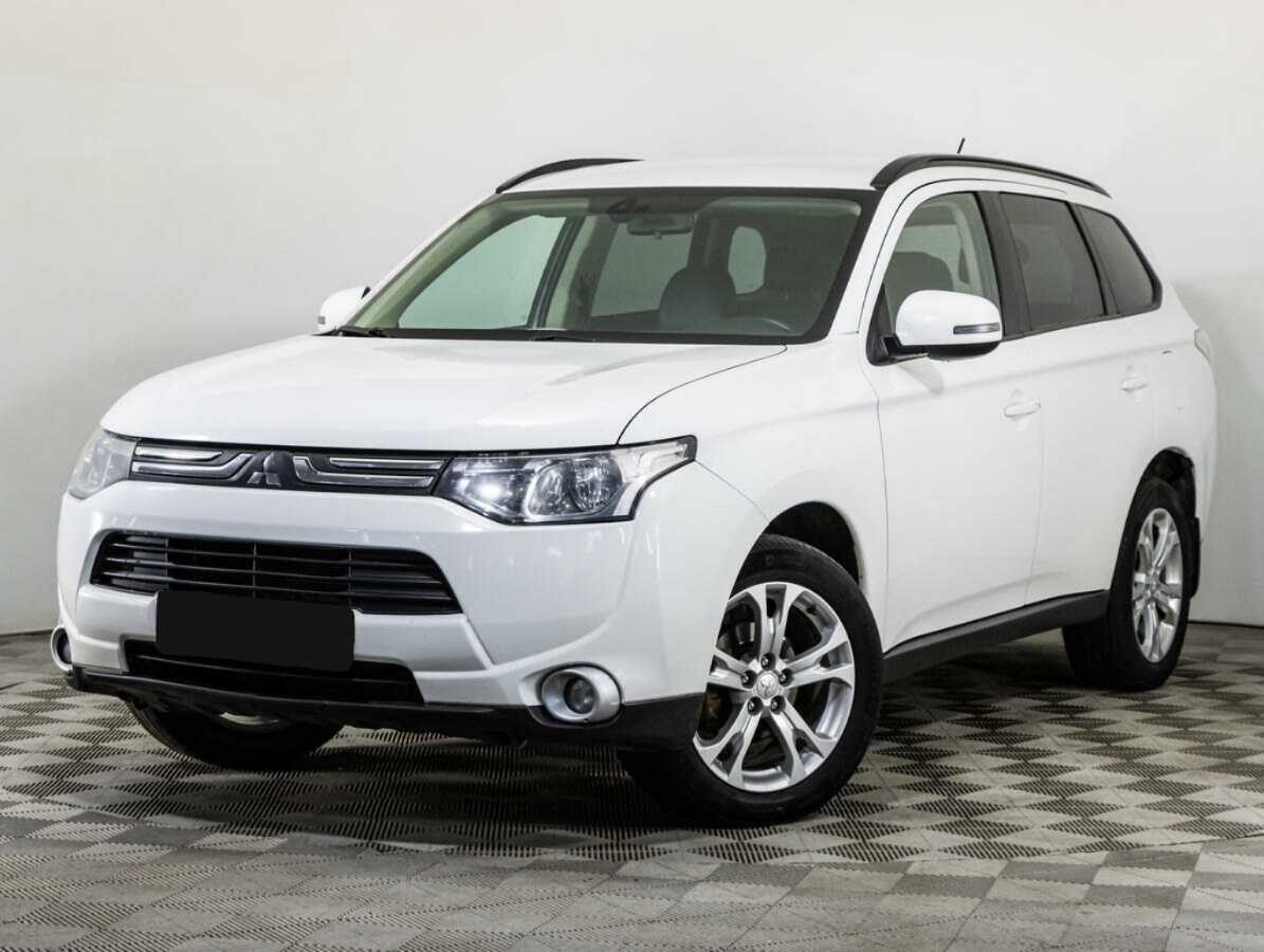 Mitsubishi Outlander 2014 года с пробегом. Посмотреть фото