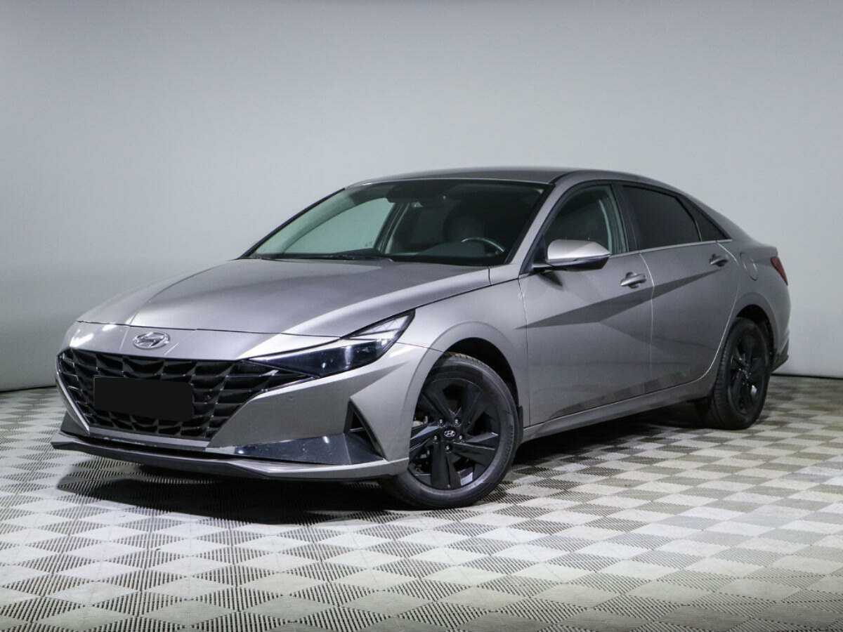 Hyundai Elantra 2022 года с пробегом. Посмотреть фото
