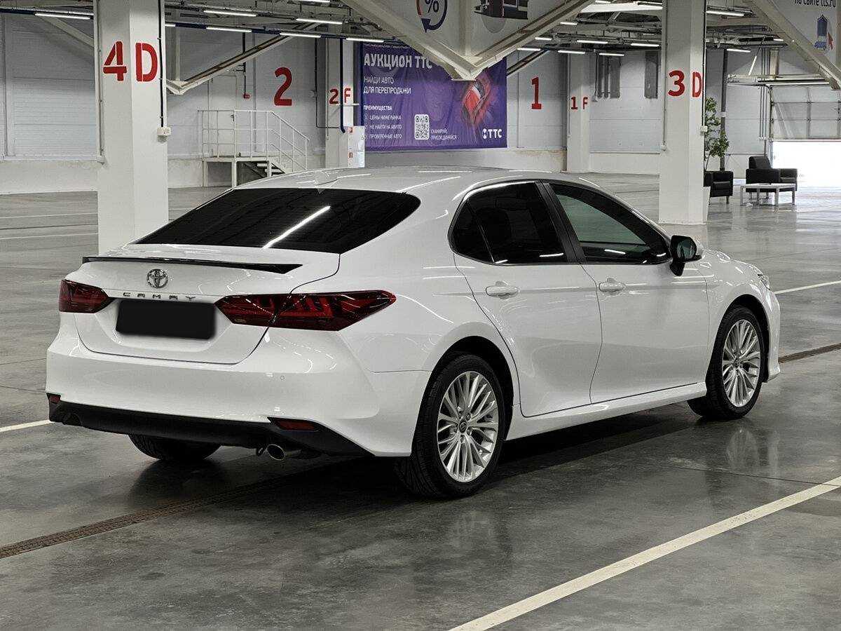 Toyota Camry 2018 года с пробегом. Фото: #4
