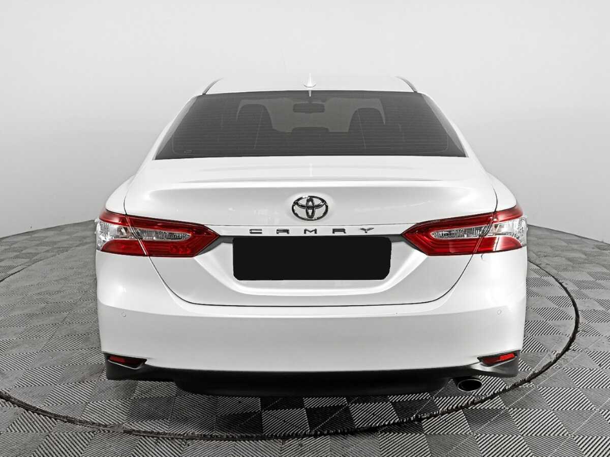 Toyota Camry 2019 года с пробегом. Фото: #4