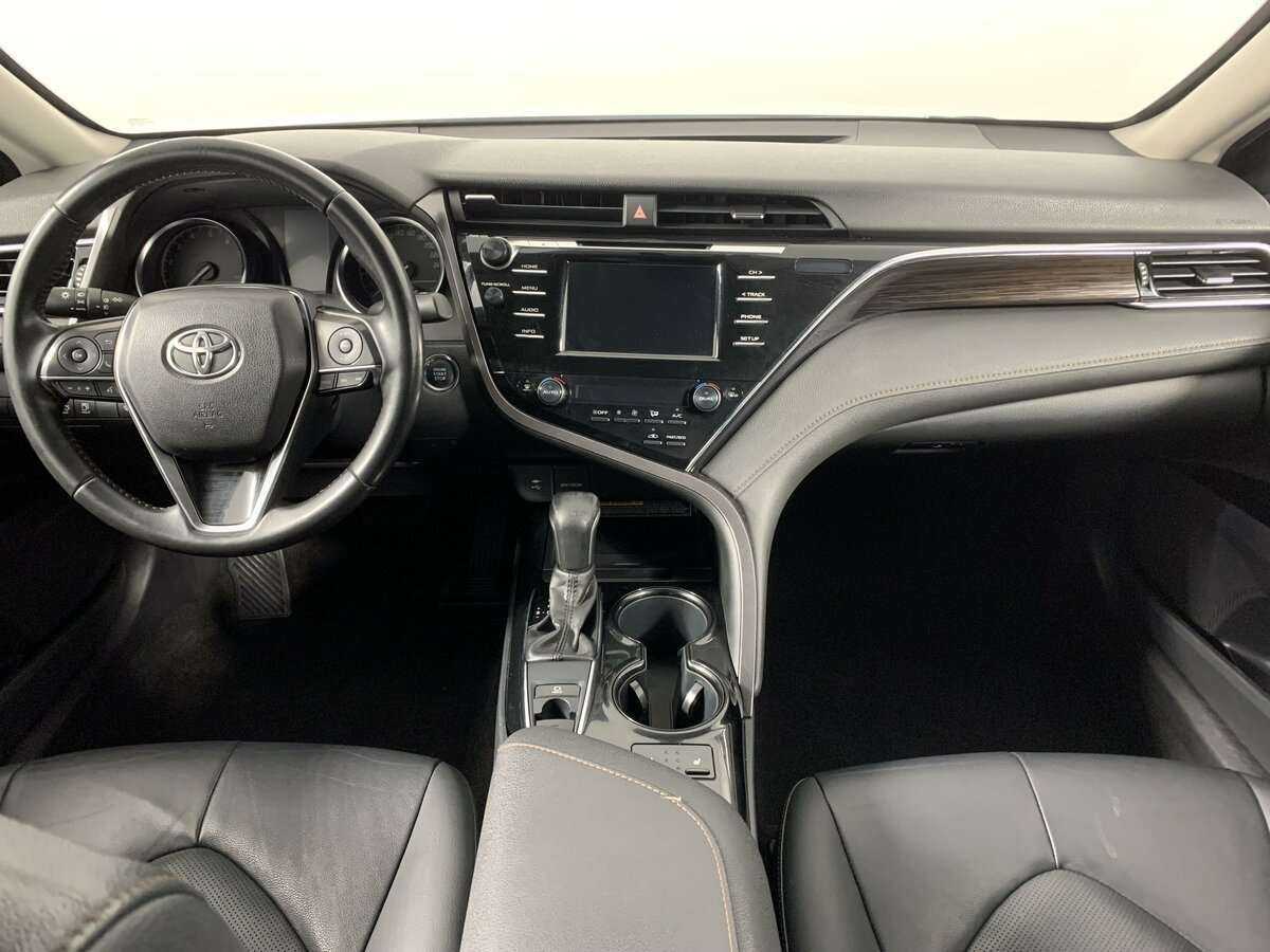 Toyota Camry 2020 года с пробегом. Фото: #11