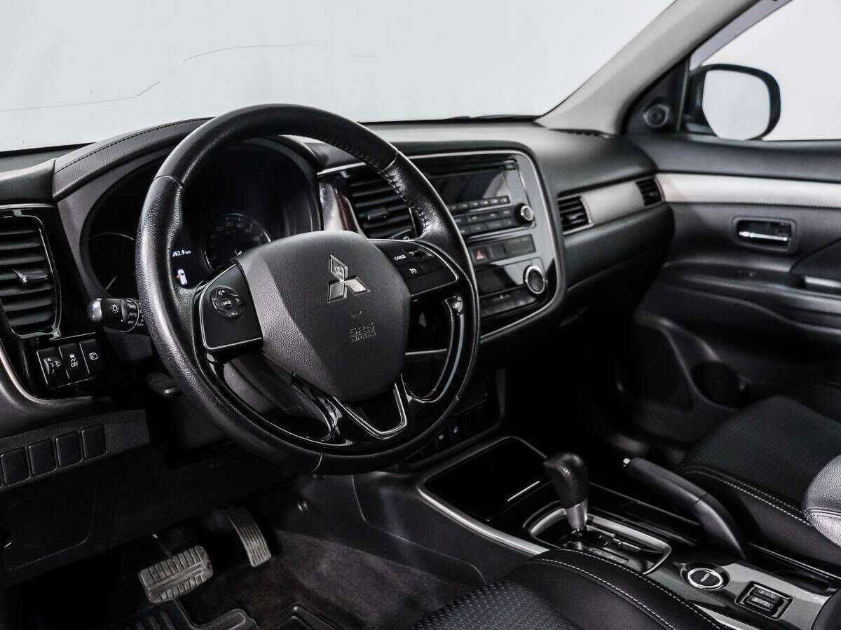 Mitsubishi Outlander 2018 года с пробегом. Фото: #7