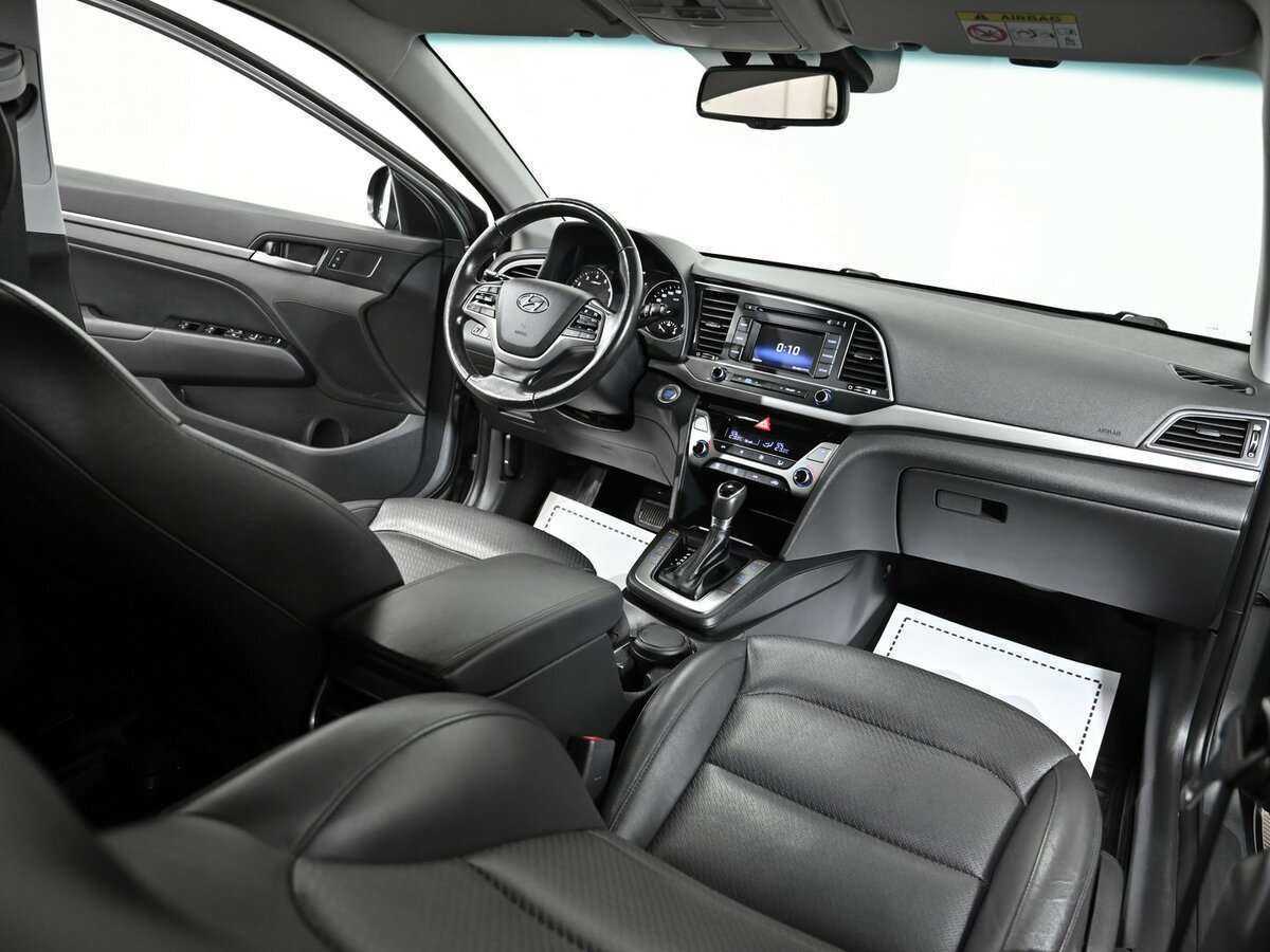 Hyundai Elantra 2018 года с пробегом. Фото: #8