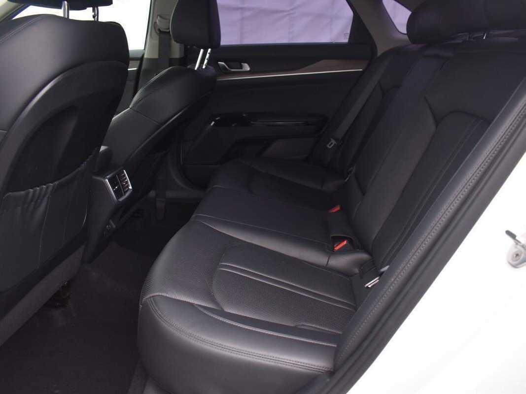 Kia K5 2020 года с пробегом. Фото: #9