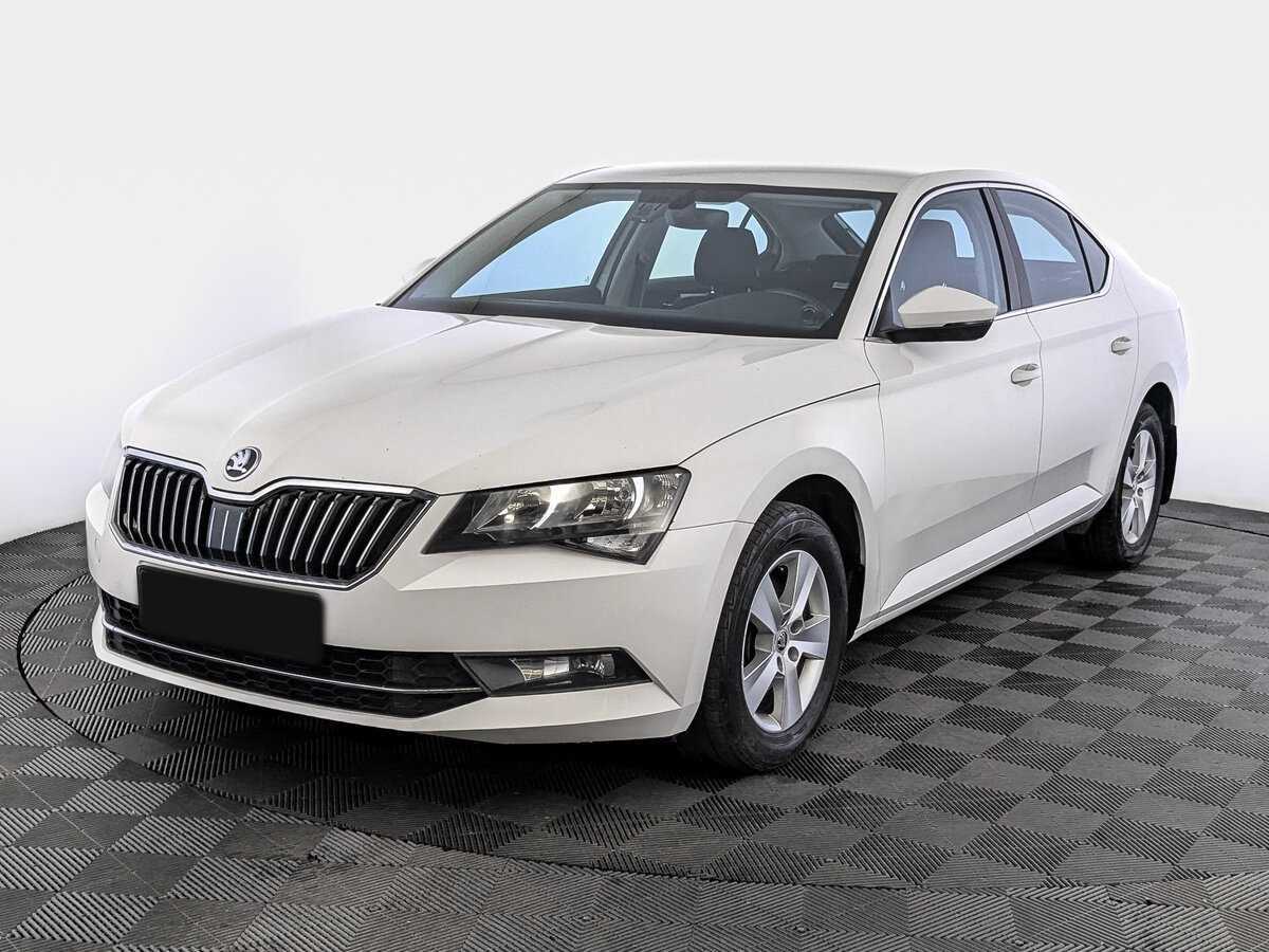 Skoda Superb 2017 года с пробегом. Посмотреть фото