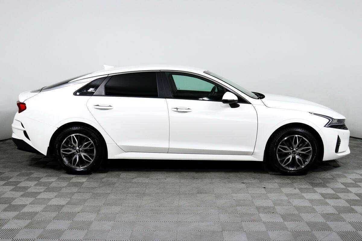 Kia K5 2021 года с пробегом. Фото: #3