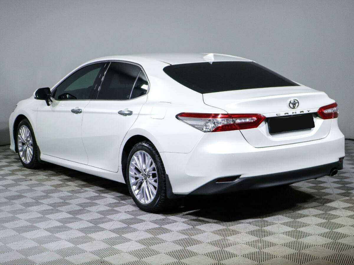 Toyota Camry 2018 года с пробегом. Фото: #5