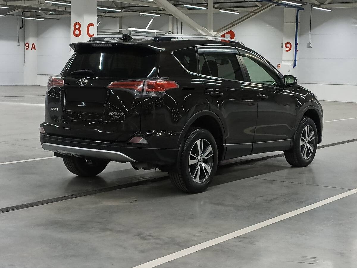 Toyota RAV4 2016 года с пробегом. Фото: #4
