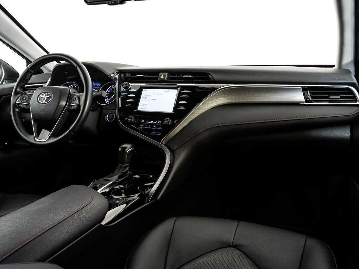 Toyota Camry 2020 года с пробегом. Фото: #6