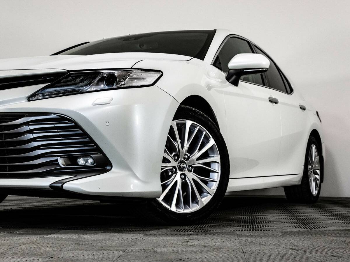 Toyota Camry 2018 года с пробегом. Фото: #1