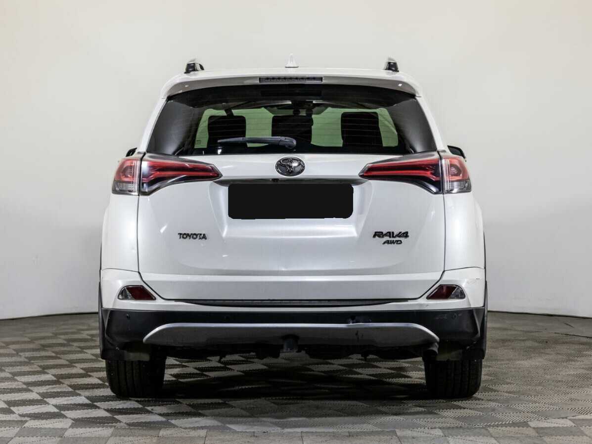 Toyota RAV4 2018 года с пробегом. Фото: #4