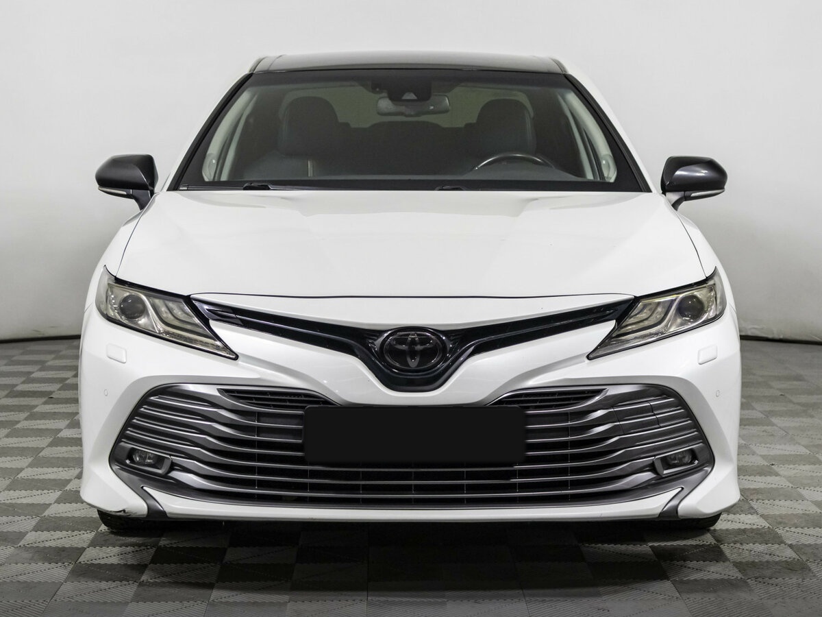 Toyota Camry 2019 года с пробегом. Фото: #1