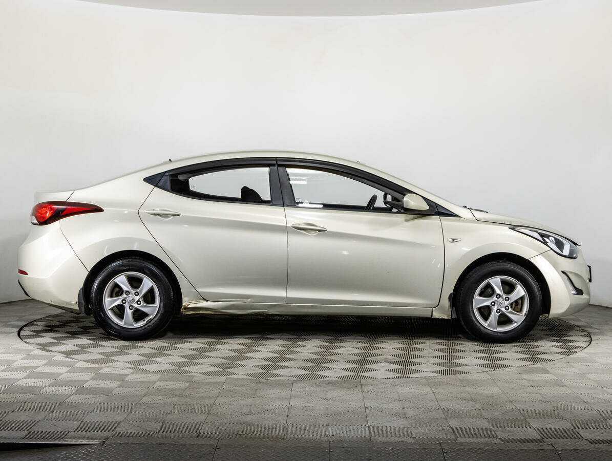 Hyundai Elantra 2015 года с пробегом. Фото: #3