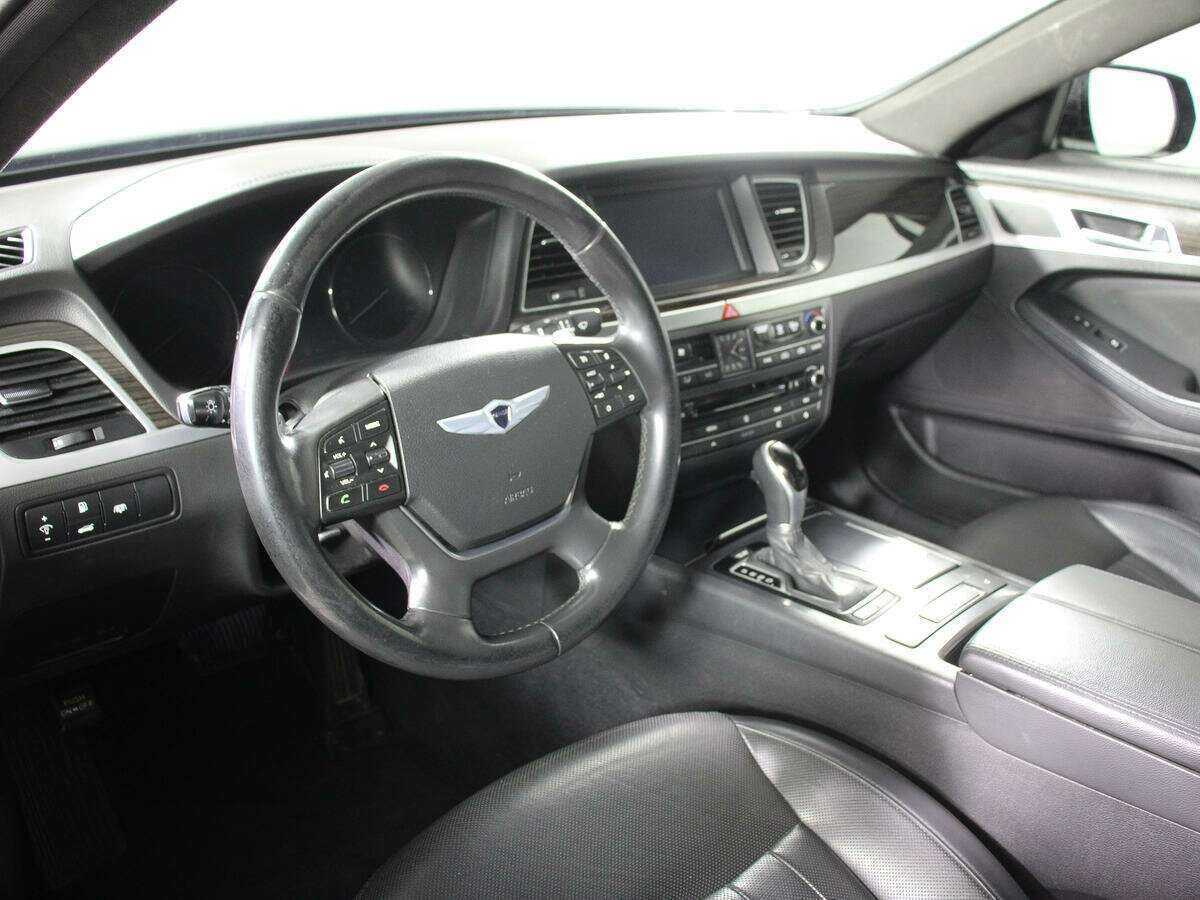 Hyundai Genesis 2014 года с пробегом. Фото: #11