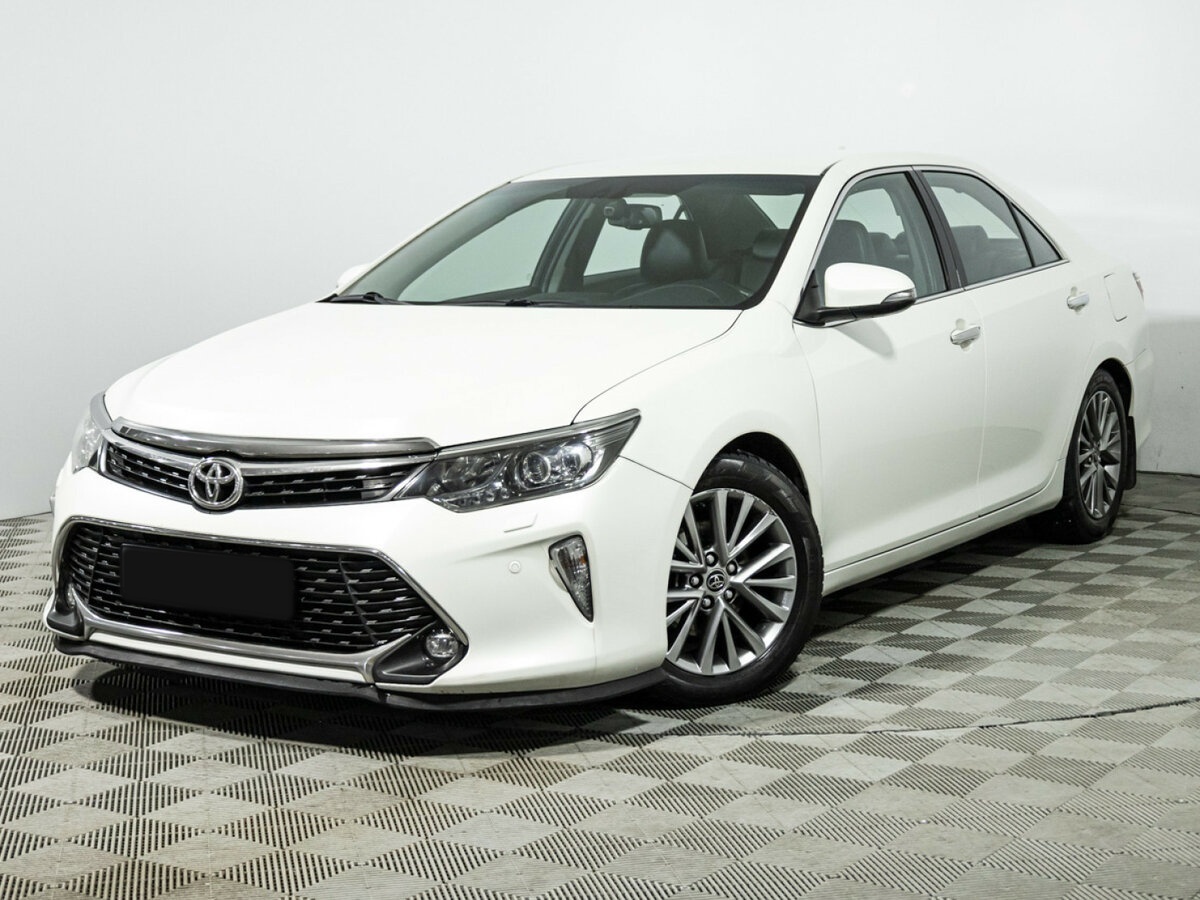 Toyota Camry 2017 года с пробегом. Посмотреть фото