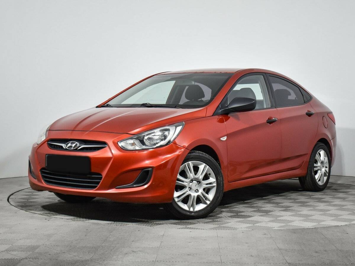 Hyundai Solaris 2012 года с пробегом. Посмотреть фото