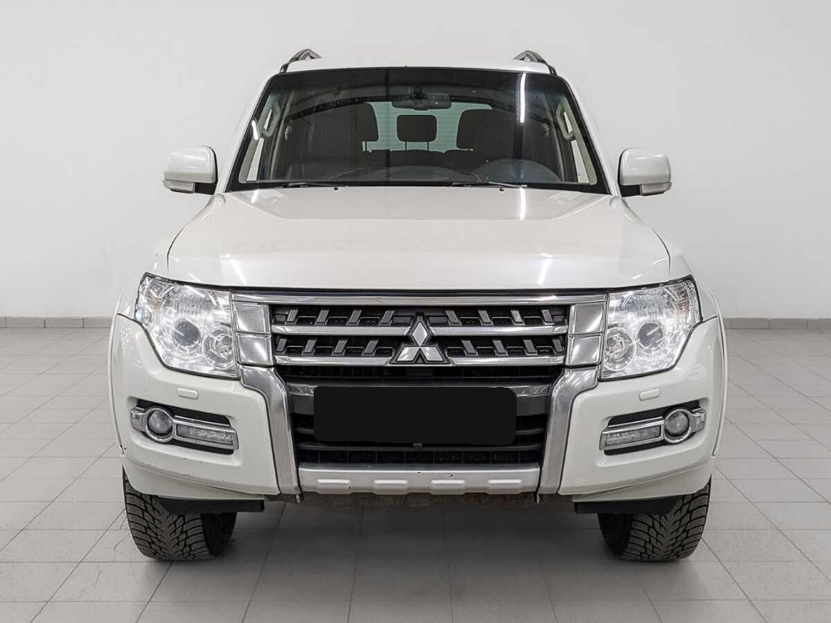 Mitsubishi Pajero 2015 года с пробегом. Фото: #1