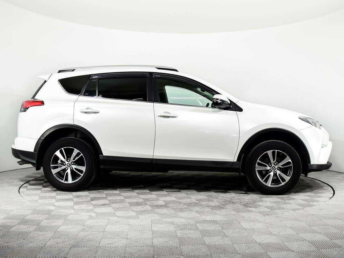 Toyota RAV4 2018 года с пробегом. Фото: #5