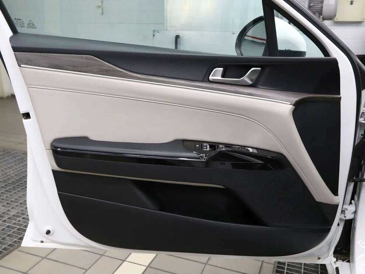 Kia K5 2021 года с пробегом. Фото: #3