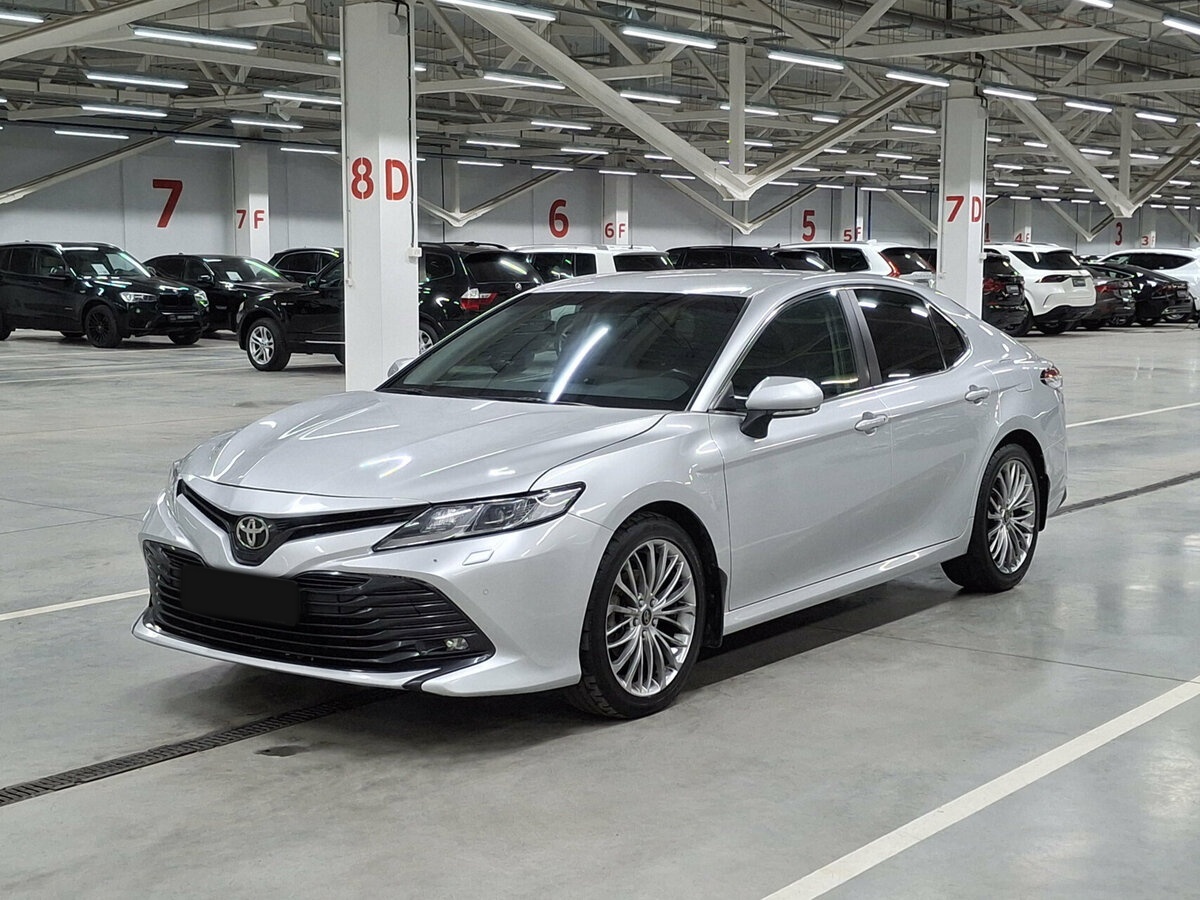 Toyota Camry 2018 года с пробегом. Посмотреть фото