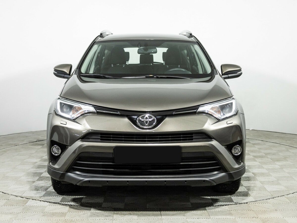 Toyota RAV4 2017 года с пробегом. Фото: #1