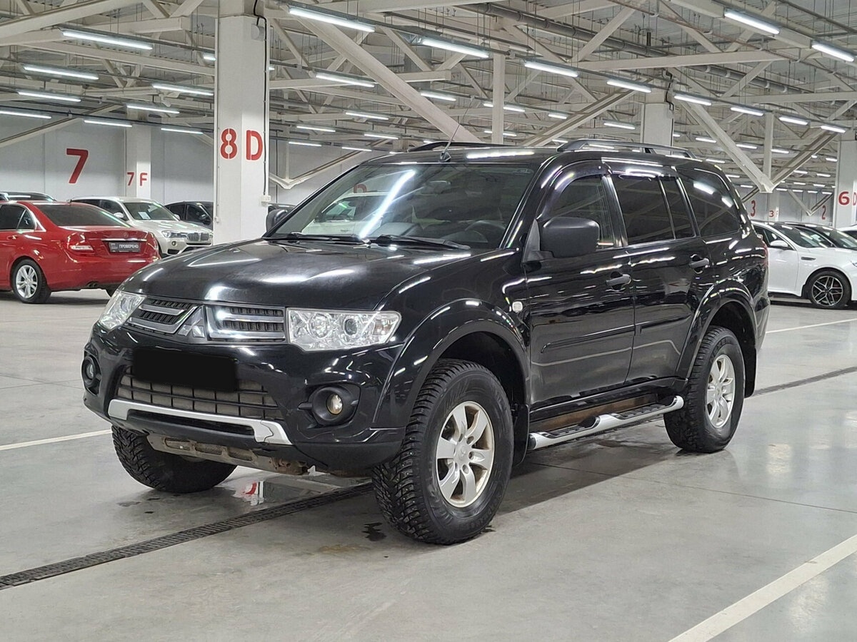 Mitsubishi Pajero Sport 2014 года с пробегом. Посмотреть фото
